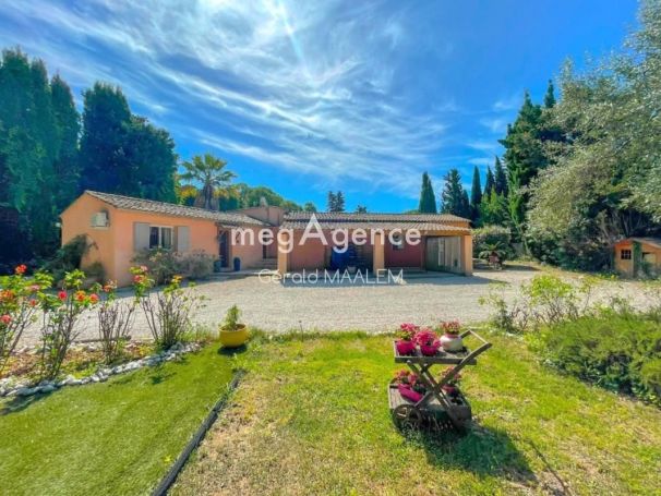 A louer MAISON  6 PIECES 204 M2 BORD DE MER ROQUEBRUNE SUR ARGENS
