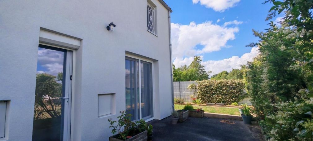 A louer APPARTEMENT DUPLEX T4 70 M2 TERRASSE  SAINTES