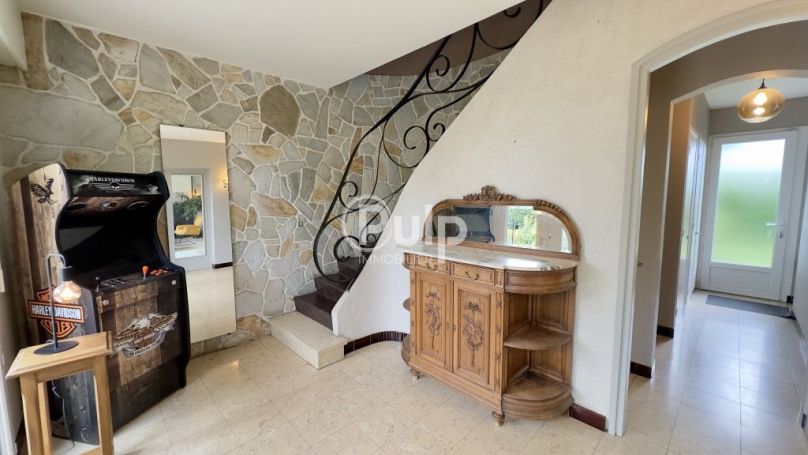 A louer MAISON D'ARCHITECTE BRUAY LA BUISSIERE