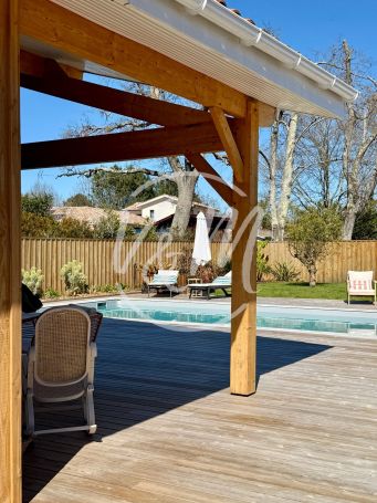 A vendre MAISON DE CHARME 4 PIECES 94 M&sup2; PISCINE ARES
