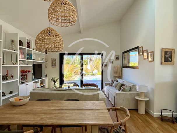 A vendre MAISON DE CHARME 4 PIECES 94 M&sup2; PISCINE ARES