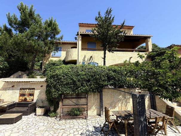 A vendre MAISON  5 PIECES 112 M2 VUE MER LES ISSAMBRES