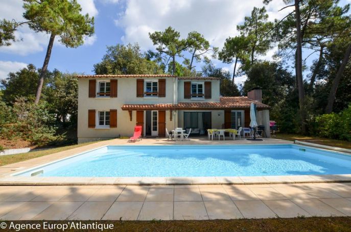 A vendre MAISON  5 PIECES 130 M2 BORD DE MER LA PALMYRE
