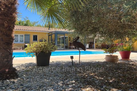 A vendre MAISON 4 PIECES 106 M2 BORD DE MER GRAYAN ET L HOPITAL