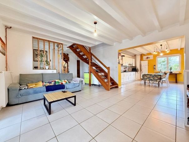 A vendre MAISON  9 PIECES 222 M2  JOSSE