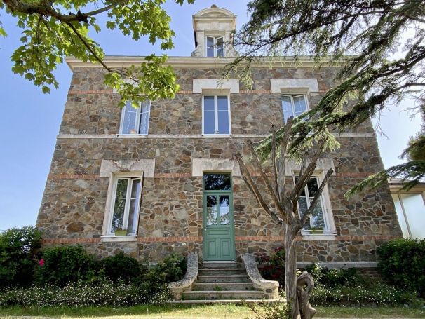 A vendre Centre-ville Saint Gilles  85800 Saint-Gilles-Croix-de-Vie