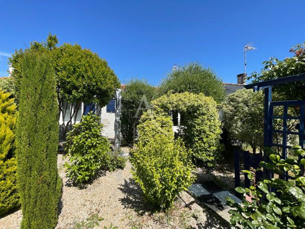 A vendre MAISON  4 PIECES 69 M2 BORD DE MER LONGEVILLE SUR MER