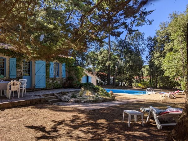 A vendre MAISON  6 PIECES 120 M2 BORD DE MER SAINT VINCENT SUR JARD