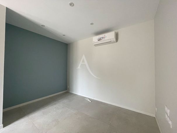 A louer MAISON CONTEMPORAINE BORD DE MER LONGEVILLE SUR MER