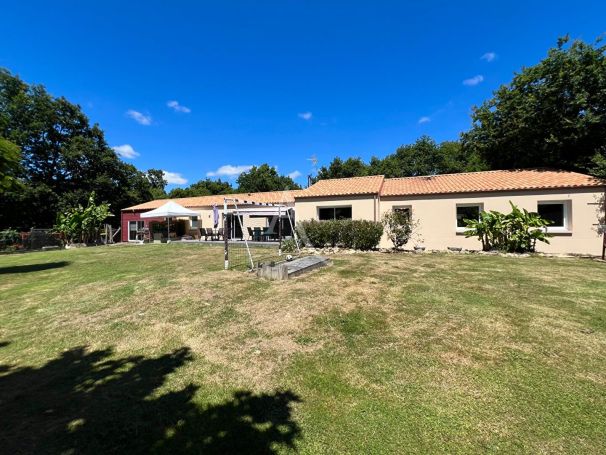 A vendre MAISON  6 PIECES 170 M2 BORD DE MER TALMONT SAINT HILAIRE