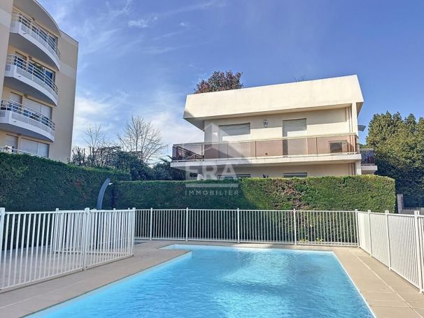 A louer STUDIO  21 M2 TERRASSE BORD DE MER CAGNES SUR MER