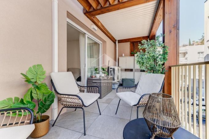 A vendre APPARTEMENT T4 70 M2 TERRASSE  SAINT ISIDORE