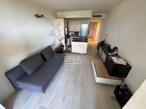 A louer STUDIO  37 M2 VUE MER SAINT LAURENT DU VAR