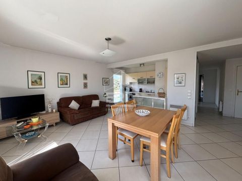 A louer APPARTEMENT T3 62 M2 TERRASSE BORD DE MER CAGNES SUR MER