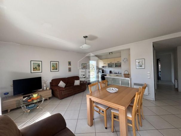 A louer APPARTEMENT T3 62 M2 TERRASSE BORD DE MER CAGNES SUR MER