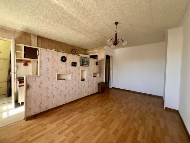 A louer APPARTEMENT T3 48 M2  MARSEILLE 4EME