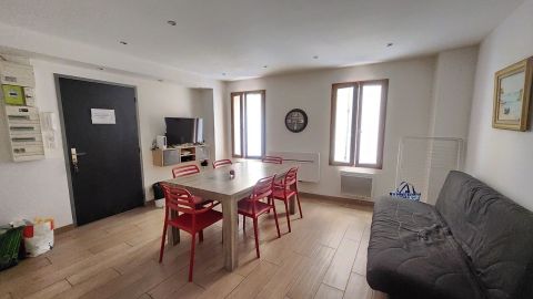 A louer APPARTEMENT NEUF T3 51 M2 BORD DE MER LA CIOTAT