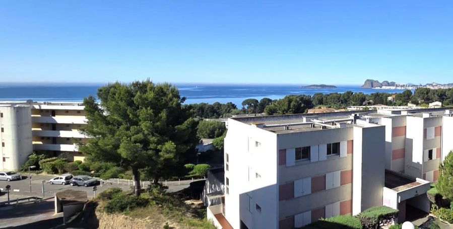 A louer STUDIO  20 M2 TERRASSE VUE MER LA CIOTAT