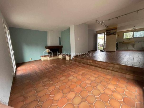 A louer MAISON  6 PIECES 181 M2  PERPIGNAN