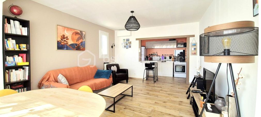 A louer APPARTEMENT T2 45 M2 BORD DE MER HYERES