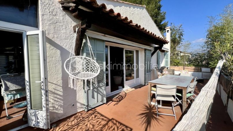 A louer MAISON  7 PIECES 225 M2 BORD DE MER LA COLLE SUR LOUP