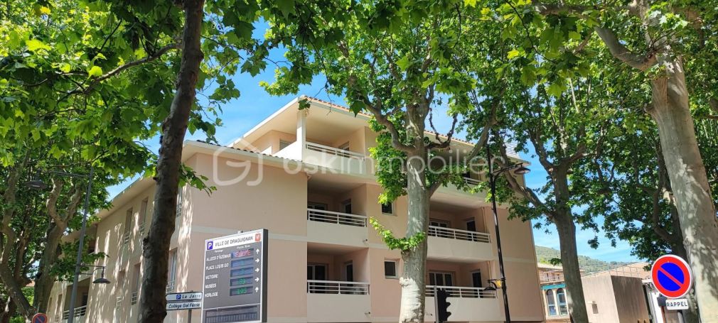 A louer APPARTEMENT NEUF T3 64 M2 TERRASSE  DRAGUIGNAN