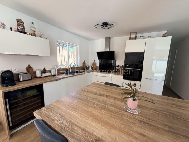 A vendre MAISON  5 PIECES 129 M2 BORD DE MER BALARUC LE VIEUX