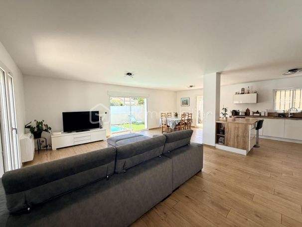 A vendre MAISON  5 PIECES 129 M2 BORD DE MER BALARUC LE VIEUX
