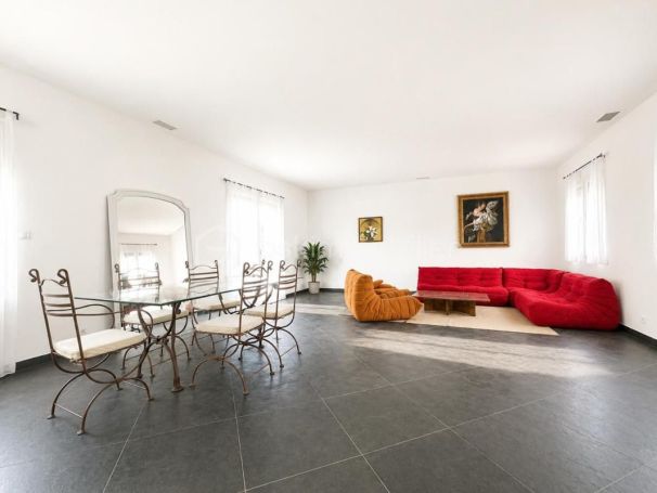 A vendre MAISON  7 PIECES 240 M2  SAINT HILAIRE DE BRETHMAS