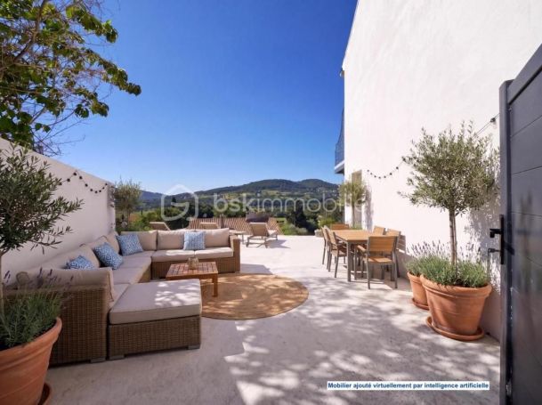 A louer APPARTEMENT NEUF T2 45 M2 TERRASSE  LA CADIERE D AZUR