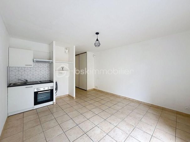 A louer STUDIO NEUF  23 M2  BLAIN