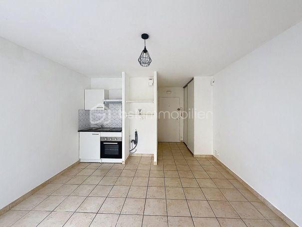 A louer STUDIO NEUF  23 M2  BLAIN