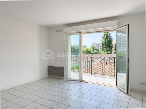 A louer APPARTEMENT T3 52 M2  BORDEAUX