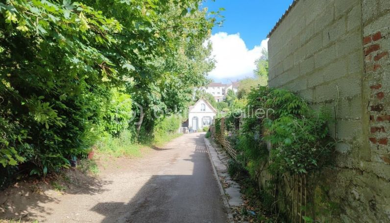A louer LONGèRE  5 PIECES 105 M2  SAINT LEONARD