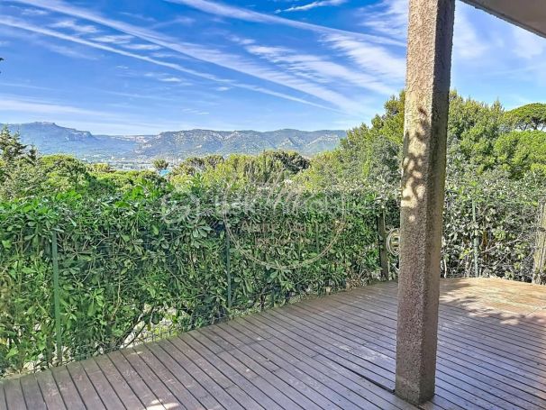 A louer APPARTEMENT T2 28 M2 TERRASSE VUE MER LA SEYNE SUR MER