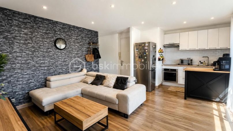 A louer APPARTEMENT T3 52 M2 BORD DE MER LA SEYNE SUR MER