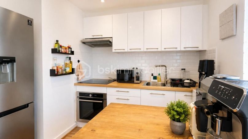 A louer APPARTEMENT T3 52 M2 BORD DE MER LA SEYNE SUR MER
