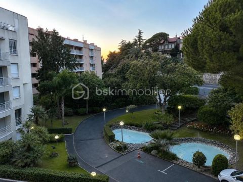 A louer APPARTEMENT T2 45 M2 BORD DE MER CANNES