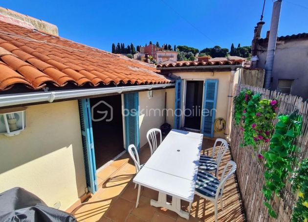A louer APPARTEMENT DUPLEX DE PRESTIGE T4 93 M2 TERRASSE BORD DE MER NICE