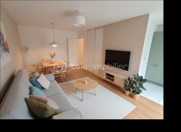 A louer APPARTEMENT T2 43 M2 TERRASSE BORD DE MER NICE