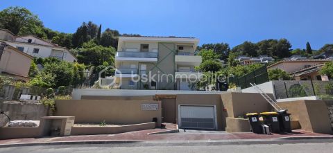 A louer APPARTEMENT DUPLEX NEUF T3 53 M2 TERRASSE BORD DE MER ROQUEBRUNE CAP MARTIN