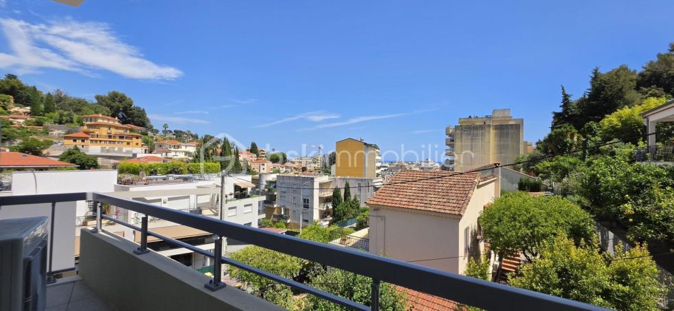 A louer APPARTEMENT DUPLEX NEUF T3 53 M2 TERRASSE BORD DE MER ROQUEBRUNE CAP MARTIN