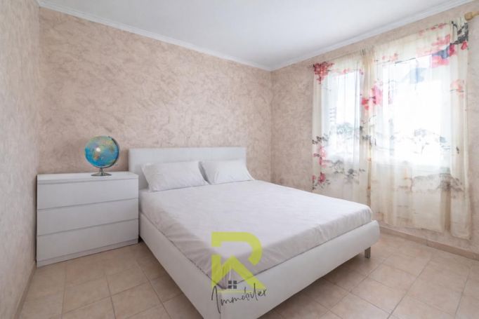 A louer MAISON  4 PIECES 80 M2  POMEROLS