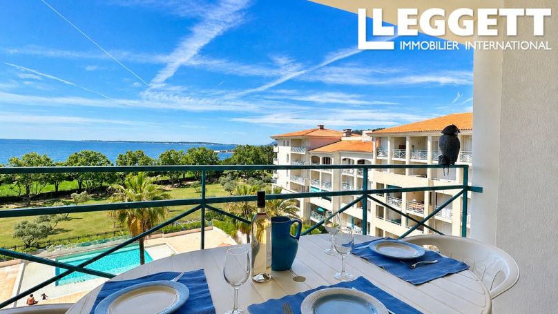 A louer APPARTEMENT T2 31 M2 TERRASSE VUE MER ANTIBES
