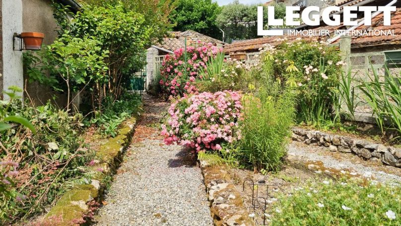 A louer MAISON  DE MAîTRE  RIOLS