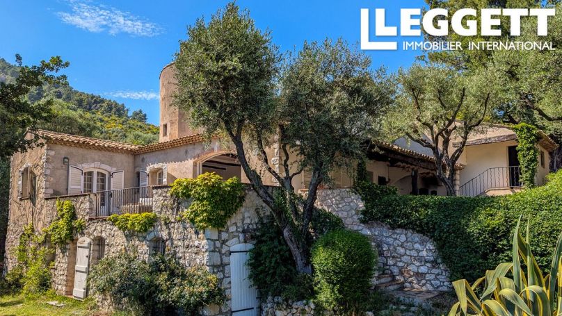 A louer MAISON  6 PIECES 210 M2 BORD DE MER CARROS