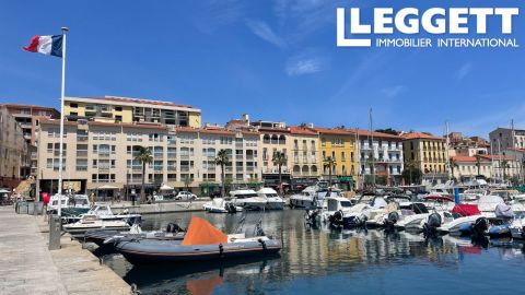 A louer APPARTEMENT T4 88 M2 TERRASSE BORD DE MER PORT VENDRES
