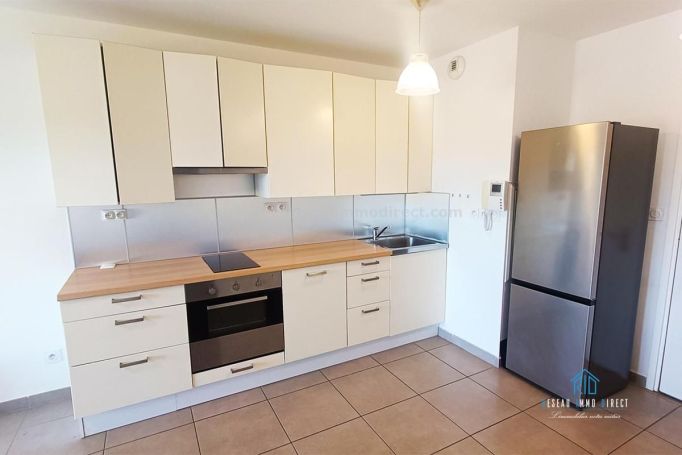 A louer APPARTEMENT T2 35 M2 TERRASSE BORD DE MER LA LONDE LES MAURES