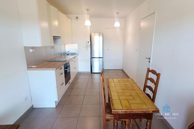 A louer APPARTEMENT T2 35 M2 TERRASSE BORD DE MER LA LONDE LES MAURES