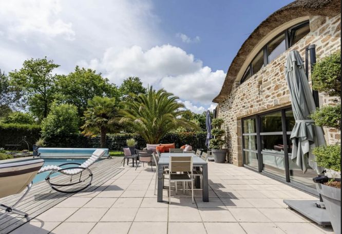 vente Baden, propriété de caractère en pierre sous chaume